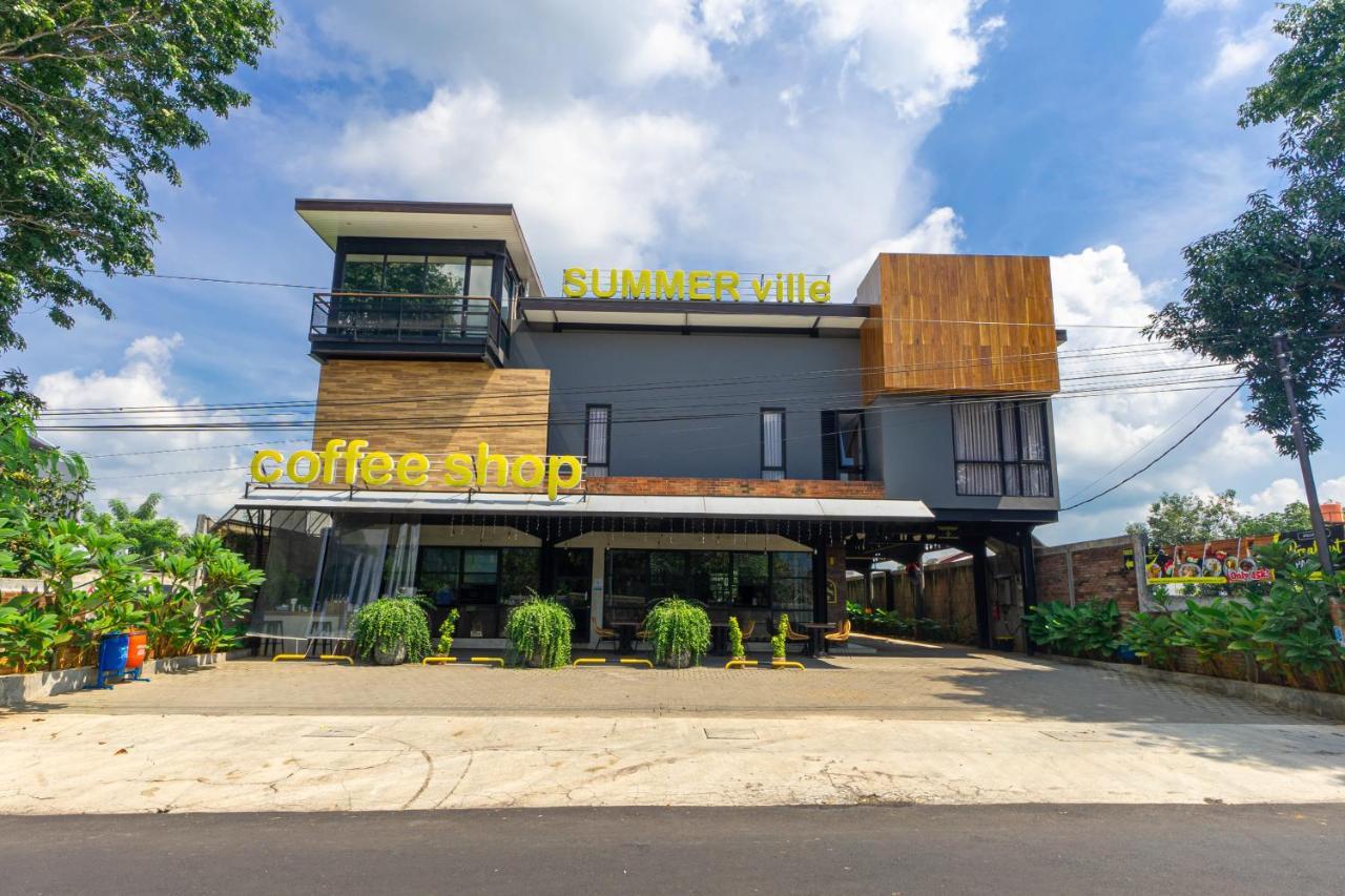 Hotel Summerville Majalengka Bagian luar foto
