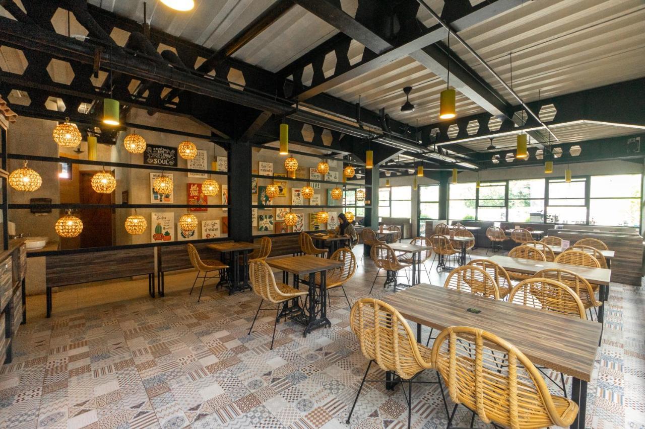 Hotel Summerville Majalengka Bagian luar foto